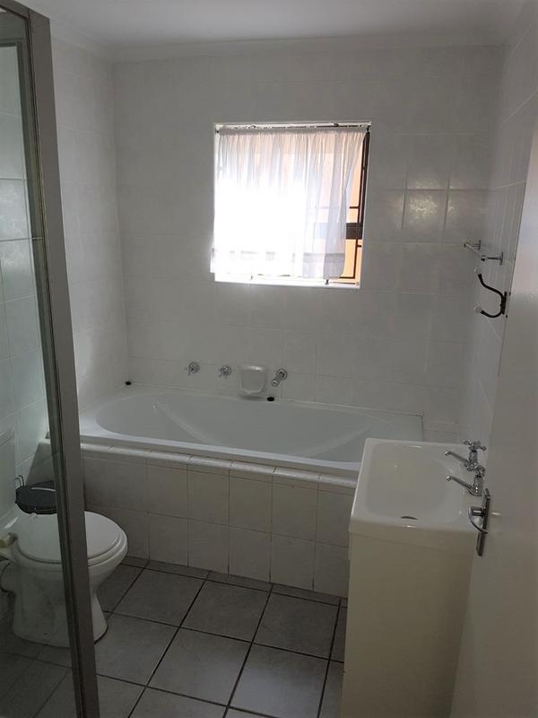 2 Bedroom Property for Sale in Sonstraal Heights Western Cape